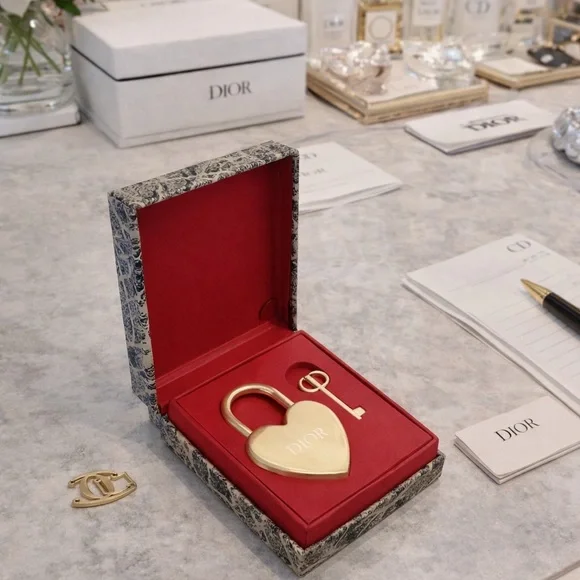 Dior Beauty Gold Heart Lock & Key - Picture 1 of 4